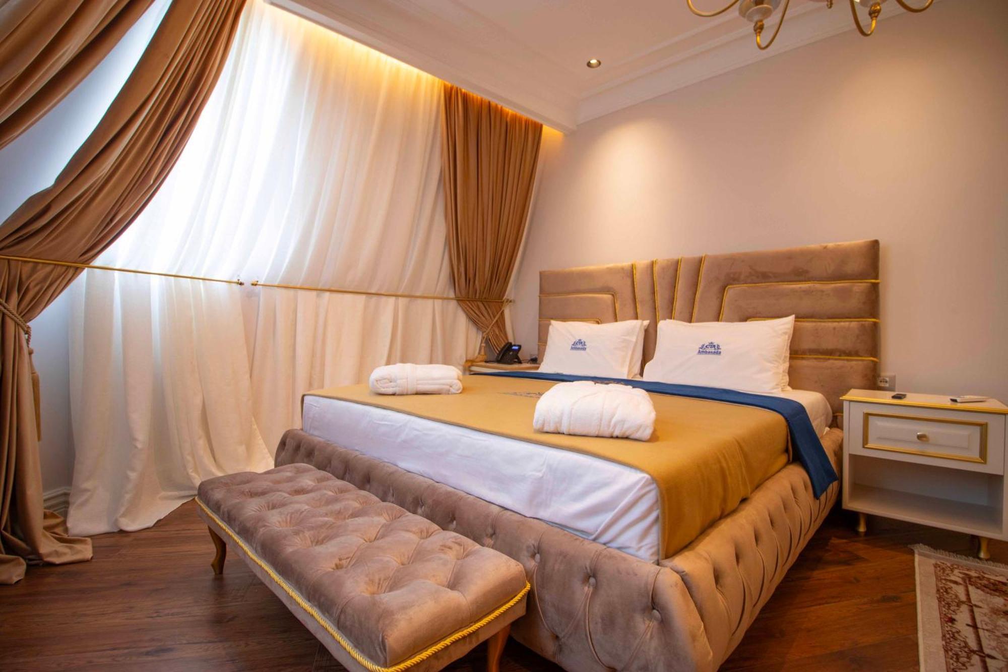Hotel Ambasada Qta Paskuqan Luaran gambar