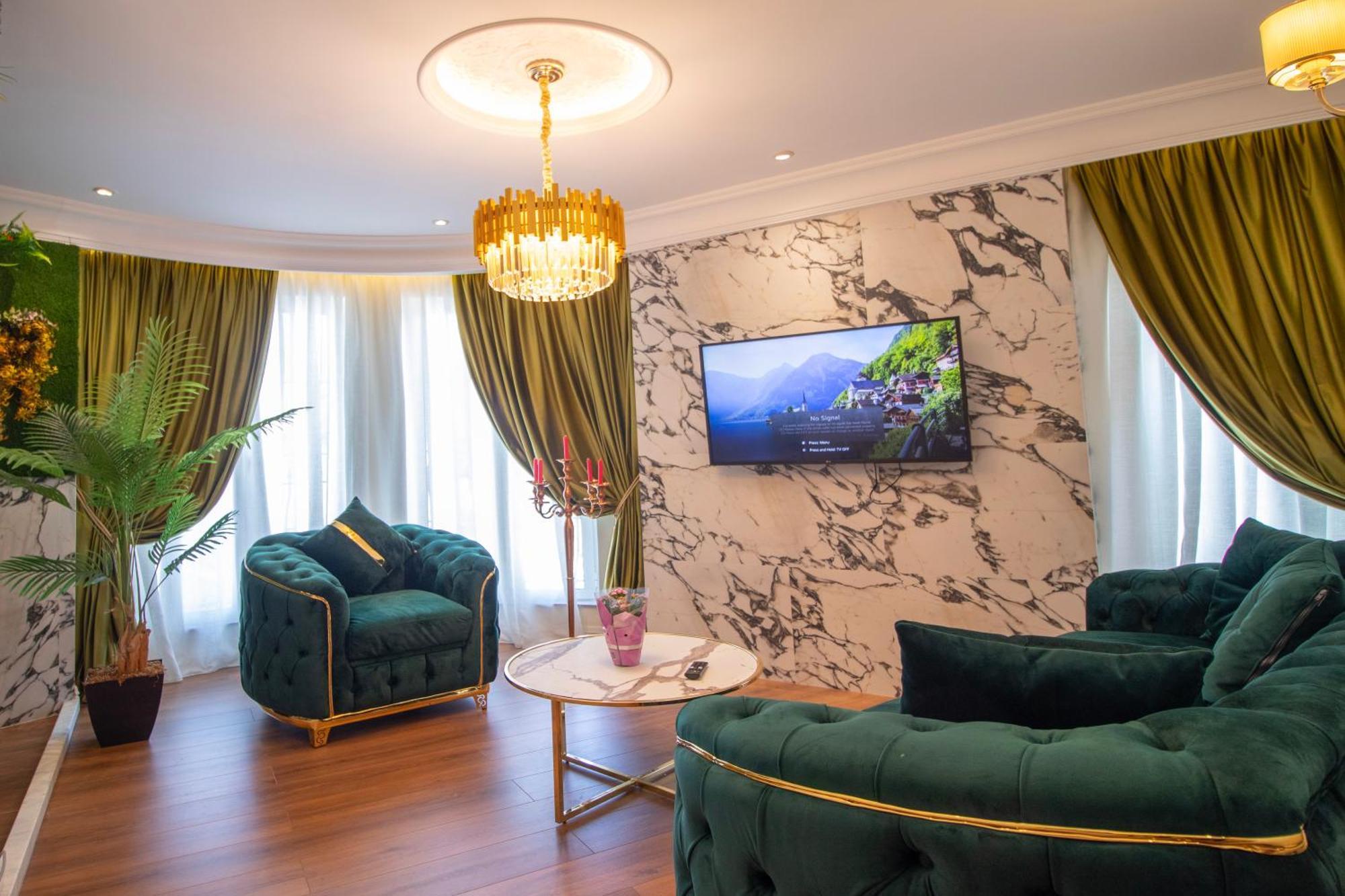 Hotel Ambasada Qta Paskuqan Luaran gambar