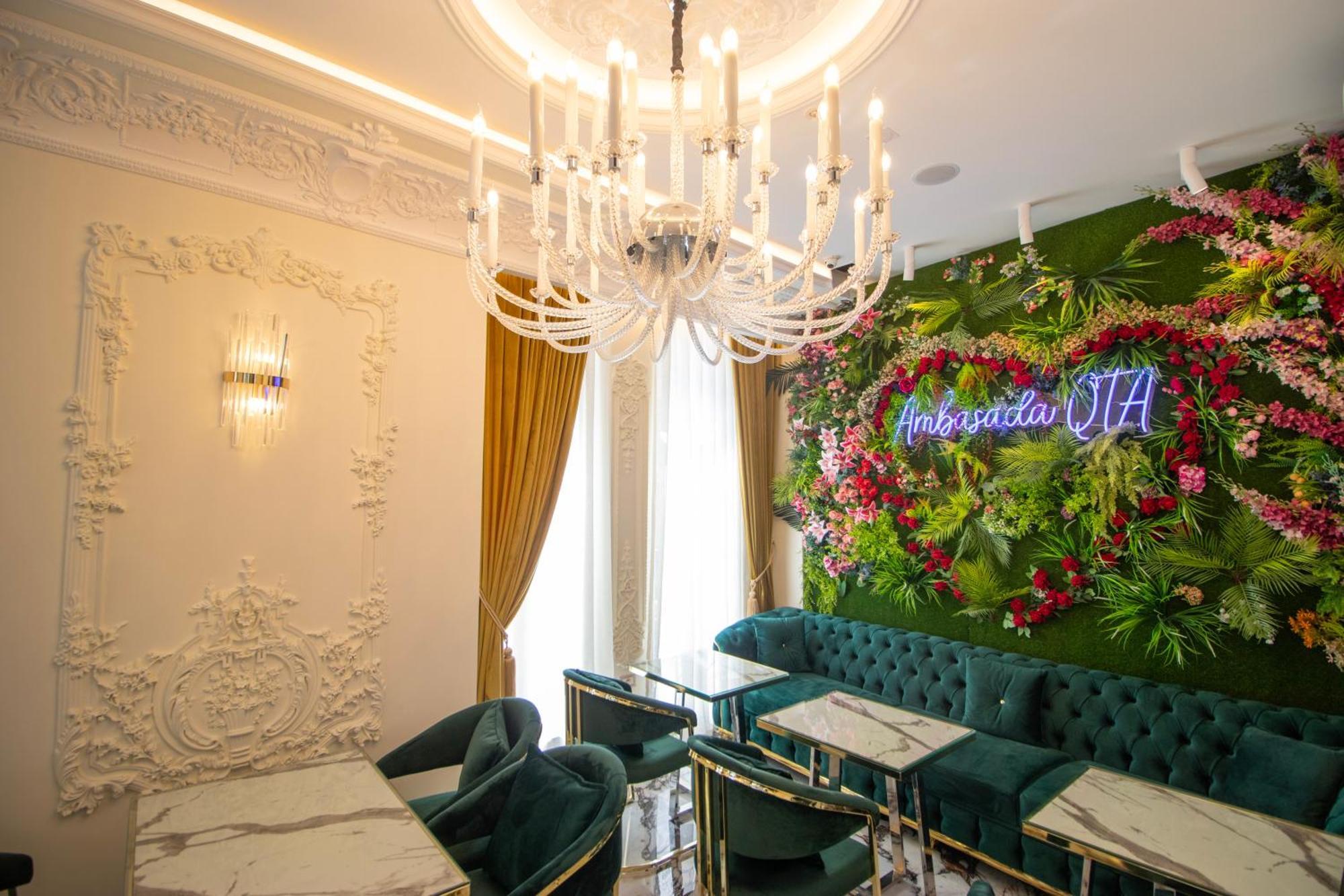 Hotel Ambasada Qta Paskuqan Luaran gambar