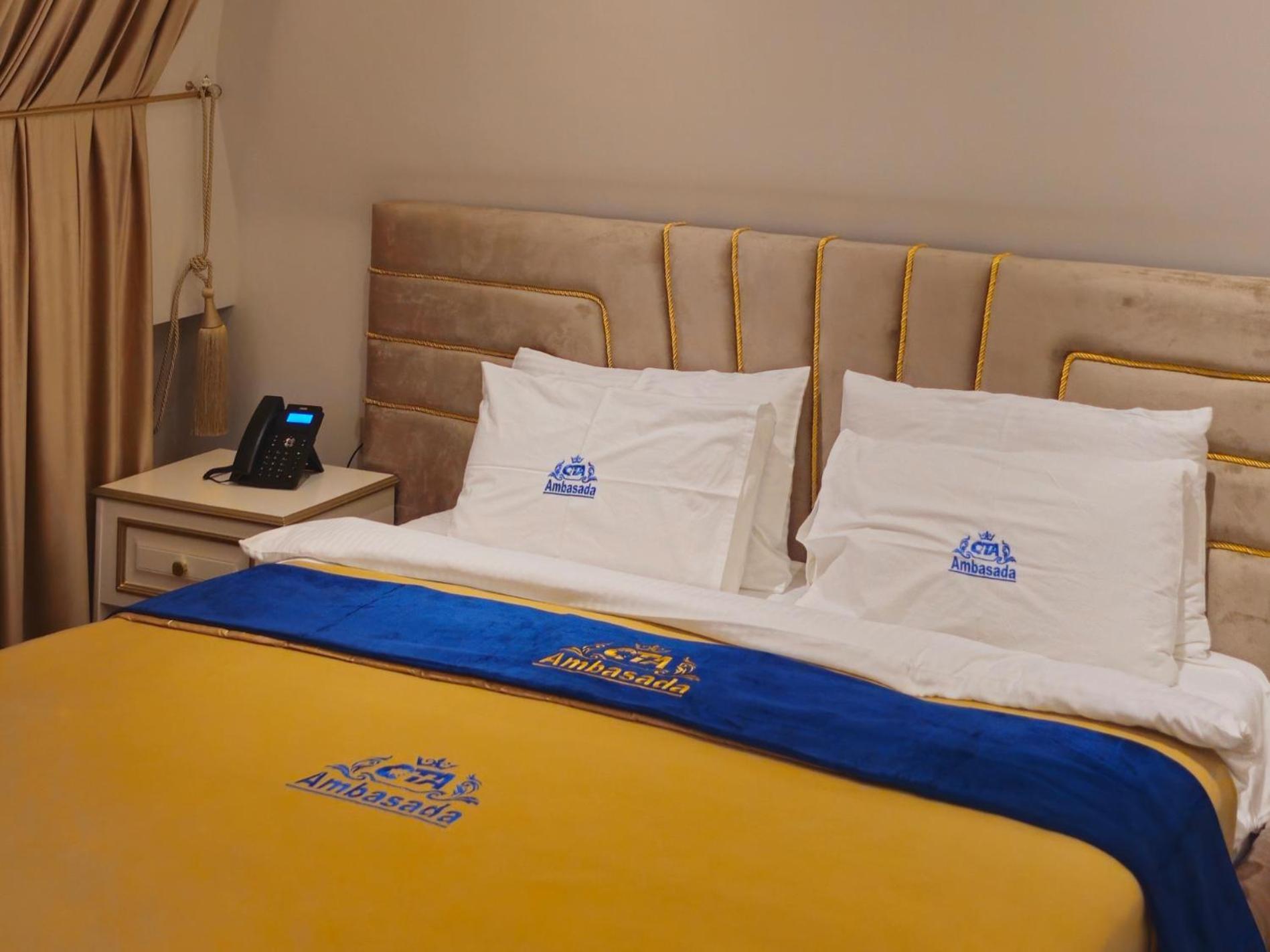 Hotel Ambasada Qta Paskuqan Luaran gambar