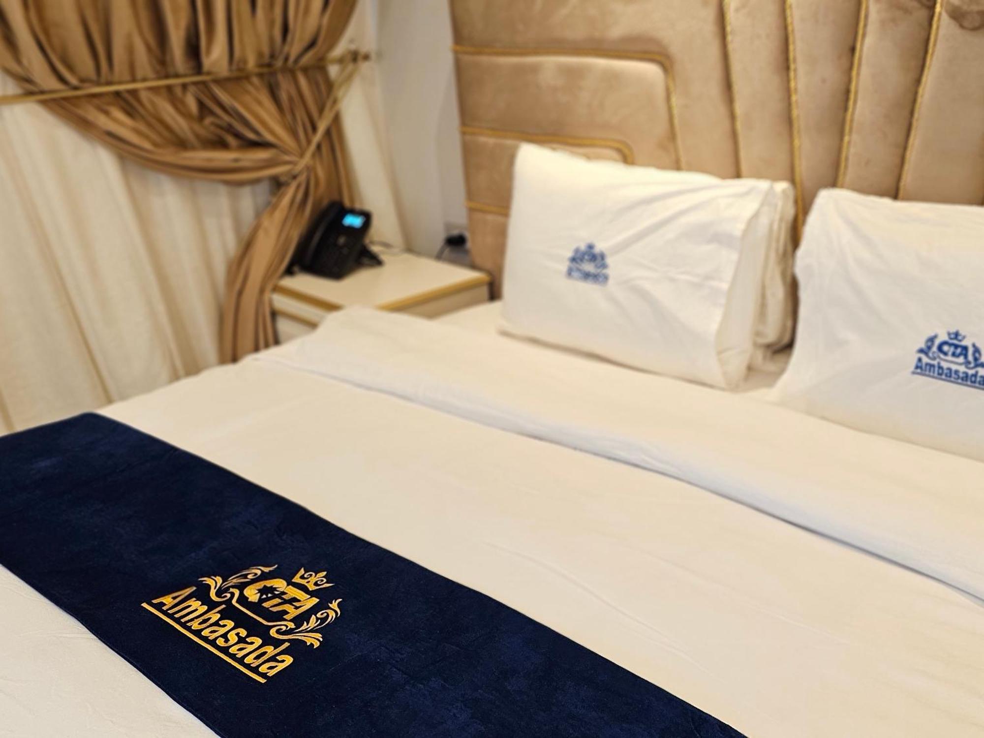 Hotel Ambasada Qta Paskuqan Luaran gambar