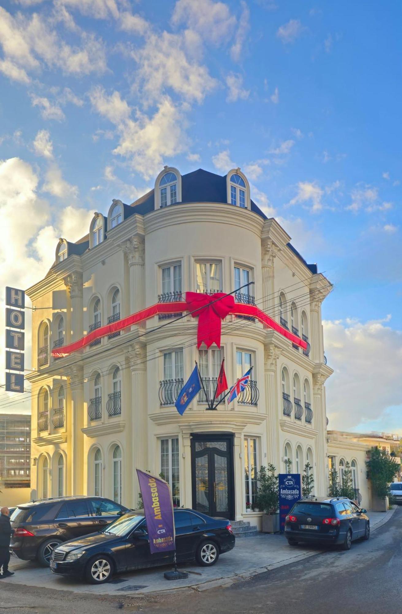 Hotel Ambasada Qta Paskuqan Luaran gambar