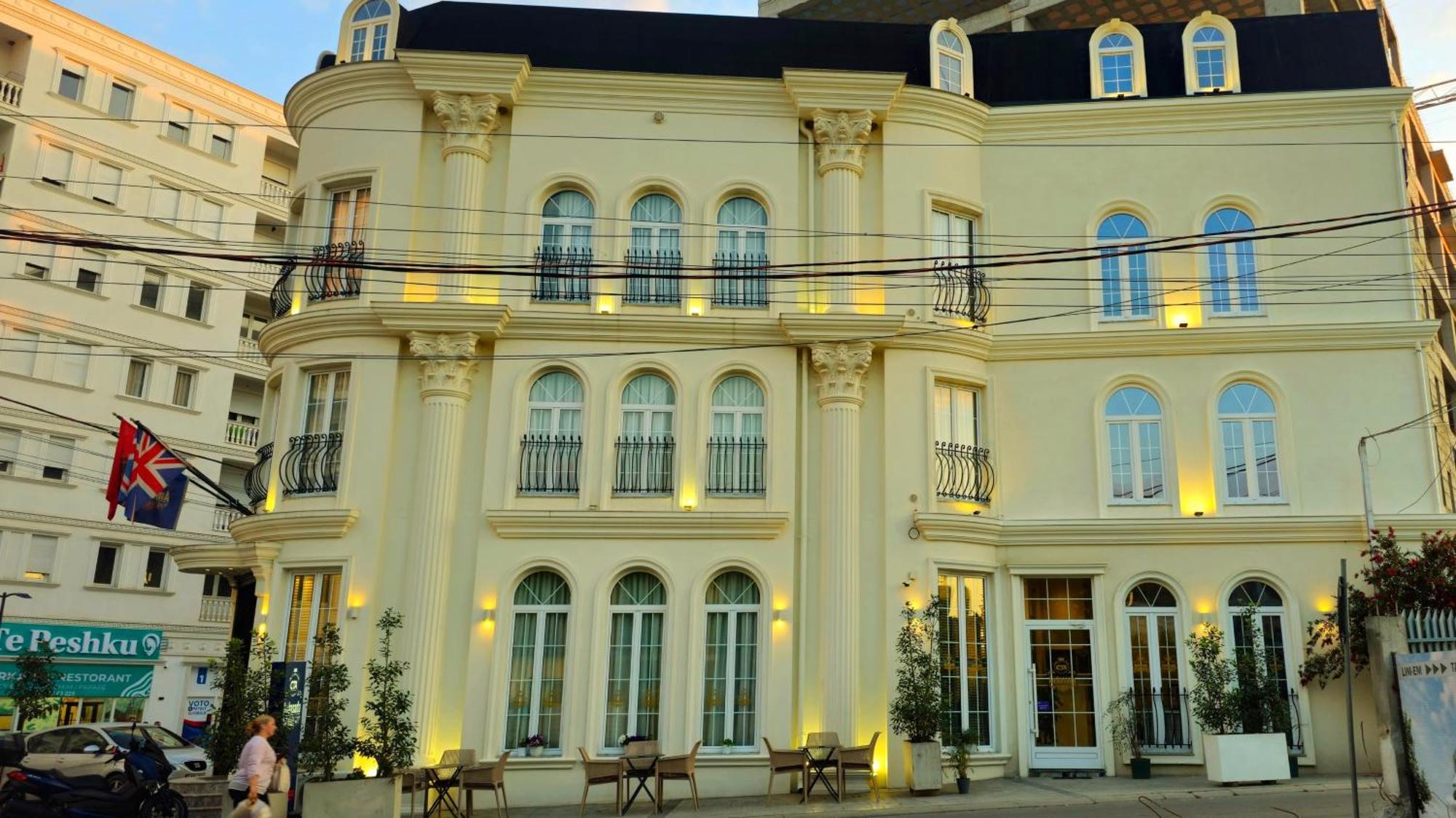 Hotel Ambasada Qta Paskuqan Luaran gambar